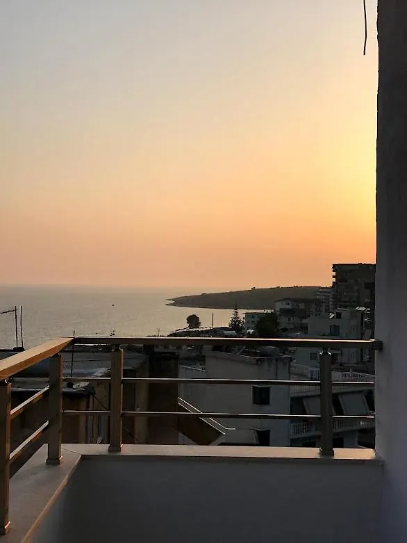 סרנדה Aura Apartment
