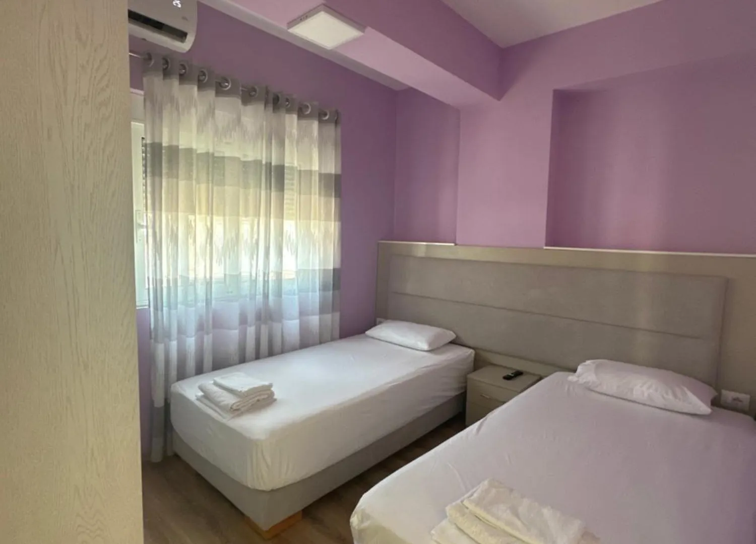 סרנדה Aura Apartment אלבניה