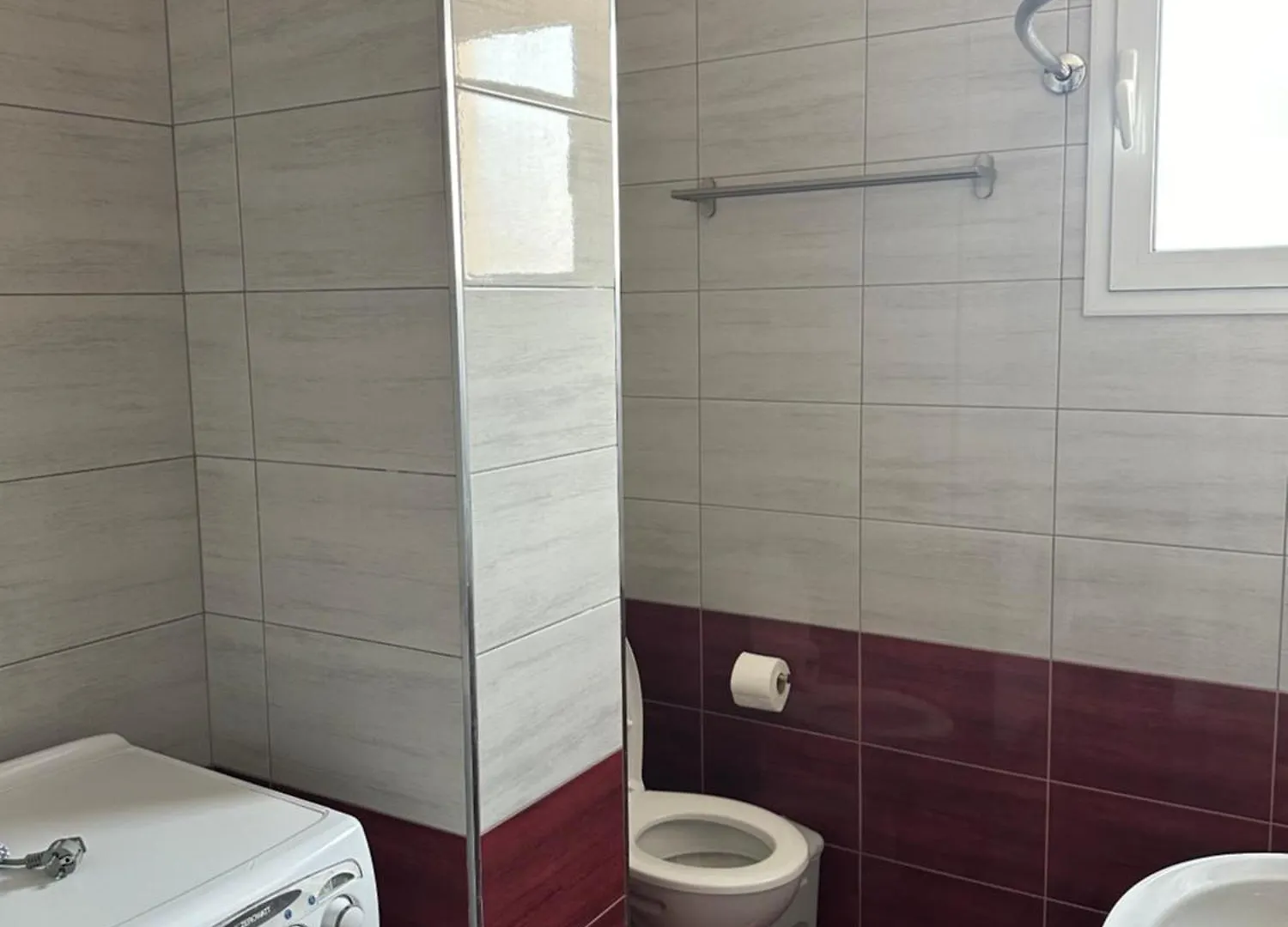 סרנדה Aura Apartment אלבניה
